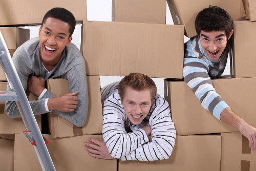 Removal truck hire service suitable for local moves in Riddlesdown